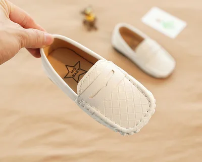 Детская Маленькая кожаная обувь на мягкой подошве для детей, еще не начавших ходить малышей shoes1-3-7Years старый в Корейском стиле для мальчиков; Обувь в горошек; Без шнуровки; Туфли-лодочки на шпильке,