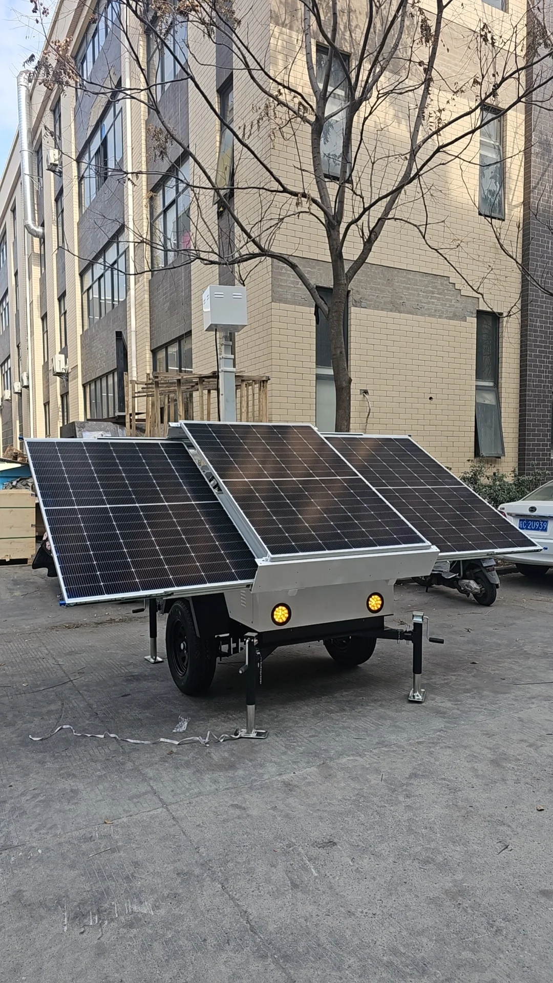 4G Router & WIFI PTZ Camera CCTV 3*450W Mobile Solar Tower Trailer