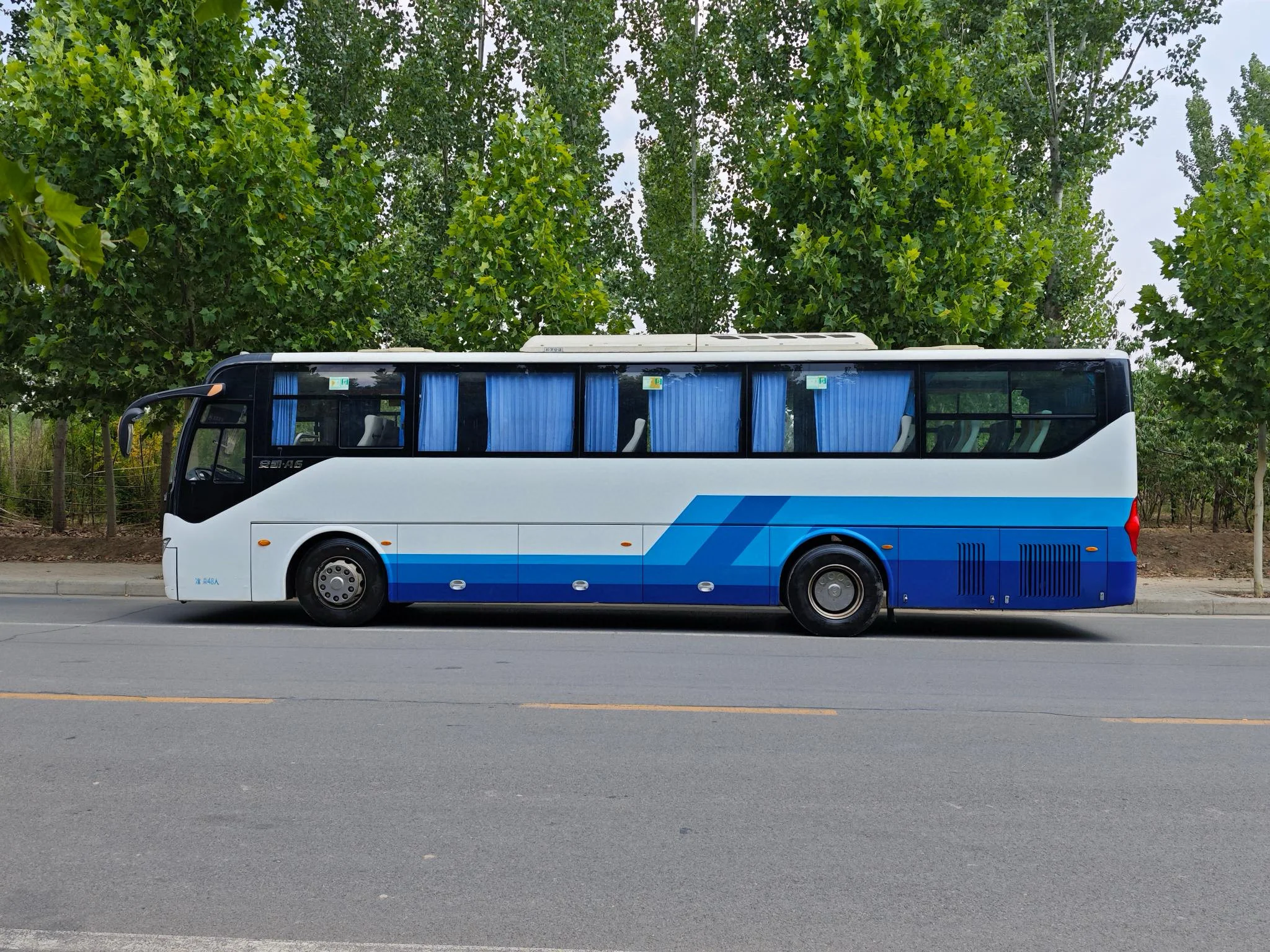china popular brand ankai luxury passenger coach bus HFF6119KDE5B 48 seats diesel power coaches