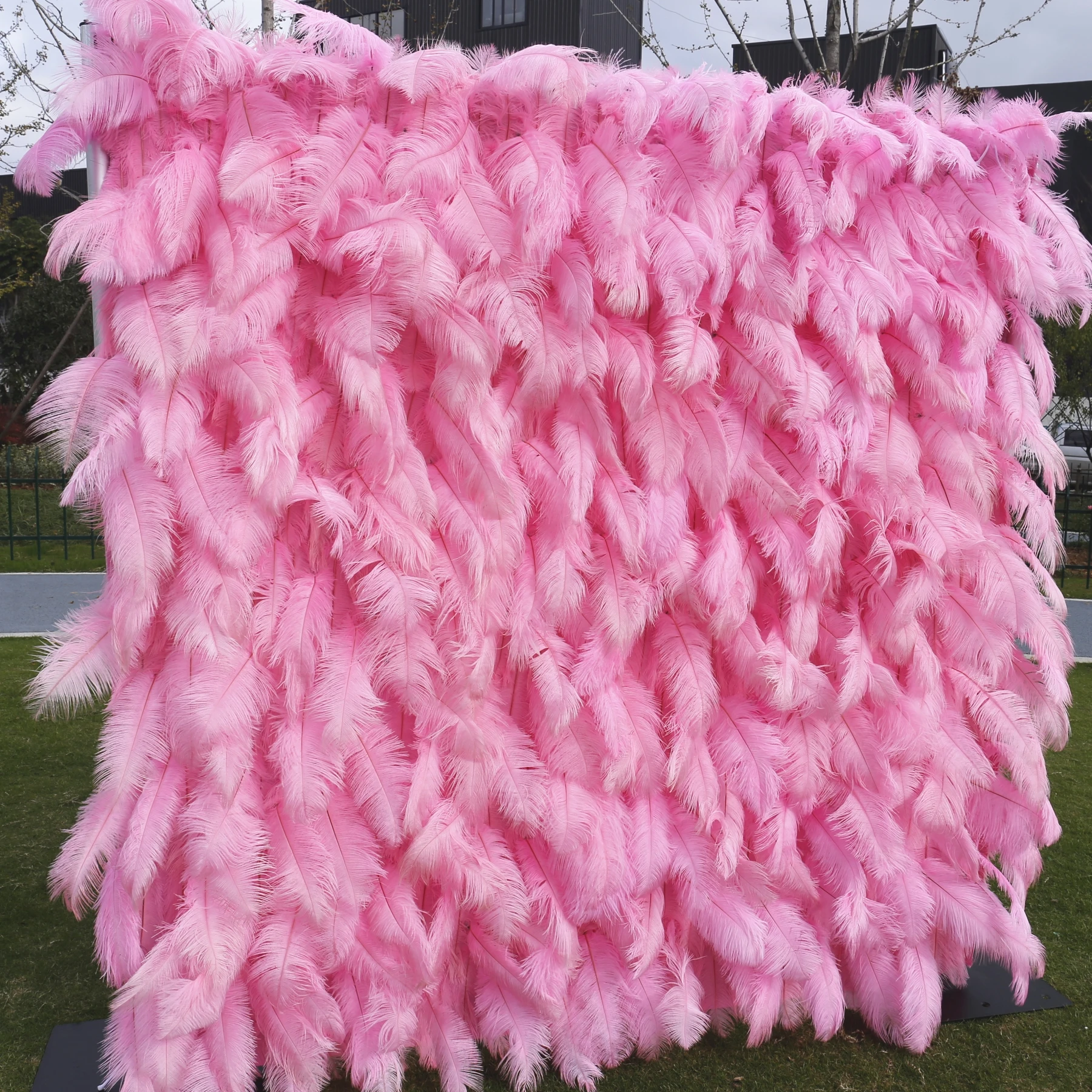 Wedding Party Decorations Supplies 8ft Red Ostrich Fake Feathers Backdrop Wall Panel Display Centerpieces for Birthday Party