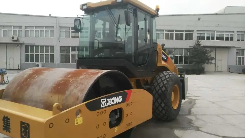 XCMG XS203J Chinese vibratory roller compactor