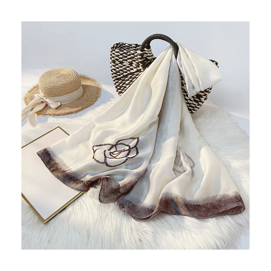 China Supplier Wholesale Multi Color Polyester Custom Printed Silk Scarf with Soft Apply to Autumn