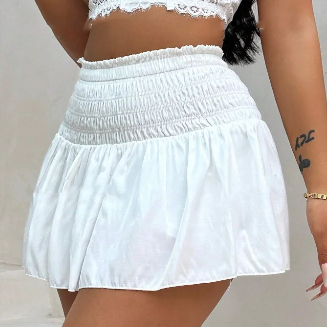 Solid Color White Hot Girls in Short Skirt Elastic Pleated Waist Short Skirts Polyester A-Line Mini Skirt with lining.