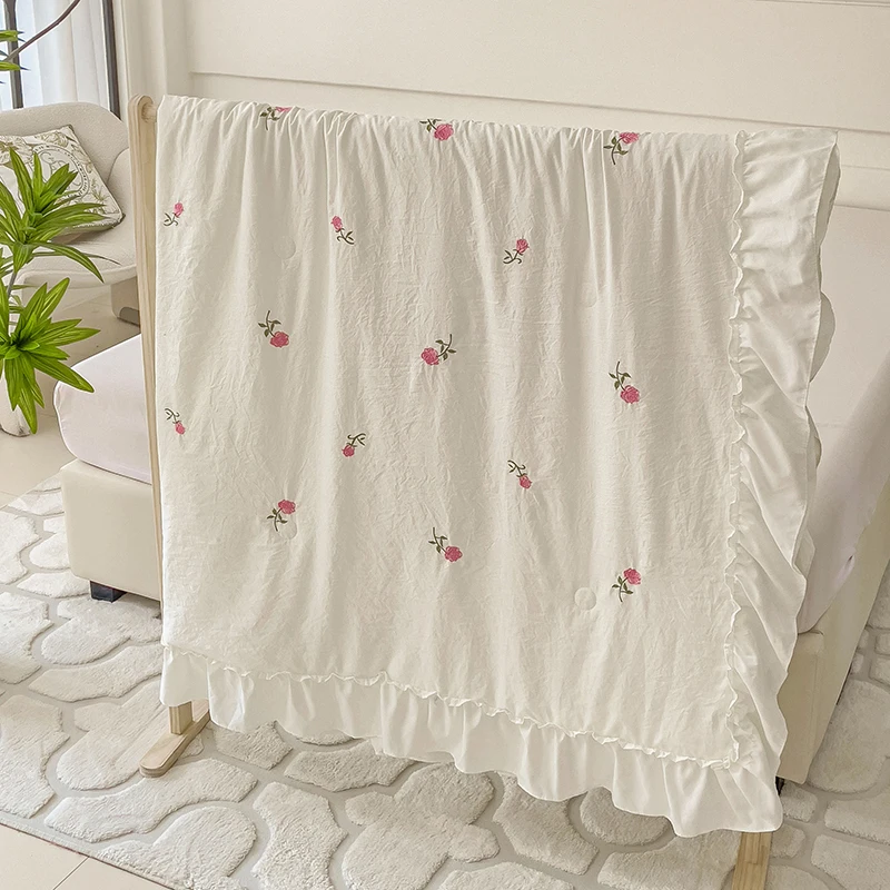2024 Bedding sets bubble yarn embroidery lace four-piece skin-friendly lace four seasons available soft duvet cover