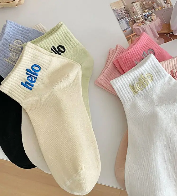 Good Quality Trend Letter Hello Embroidery Sports Short Socks Soft Cotton Breathable Women Ankle Socks