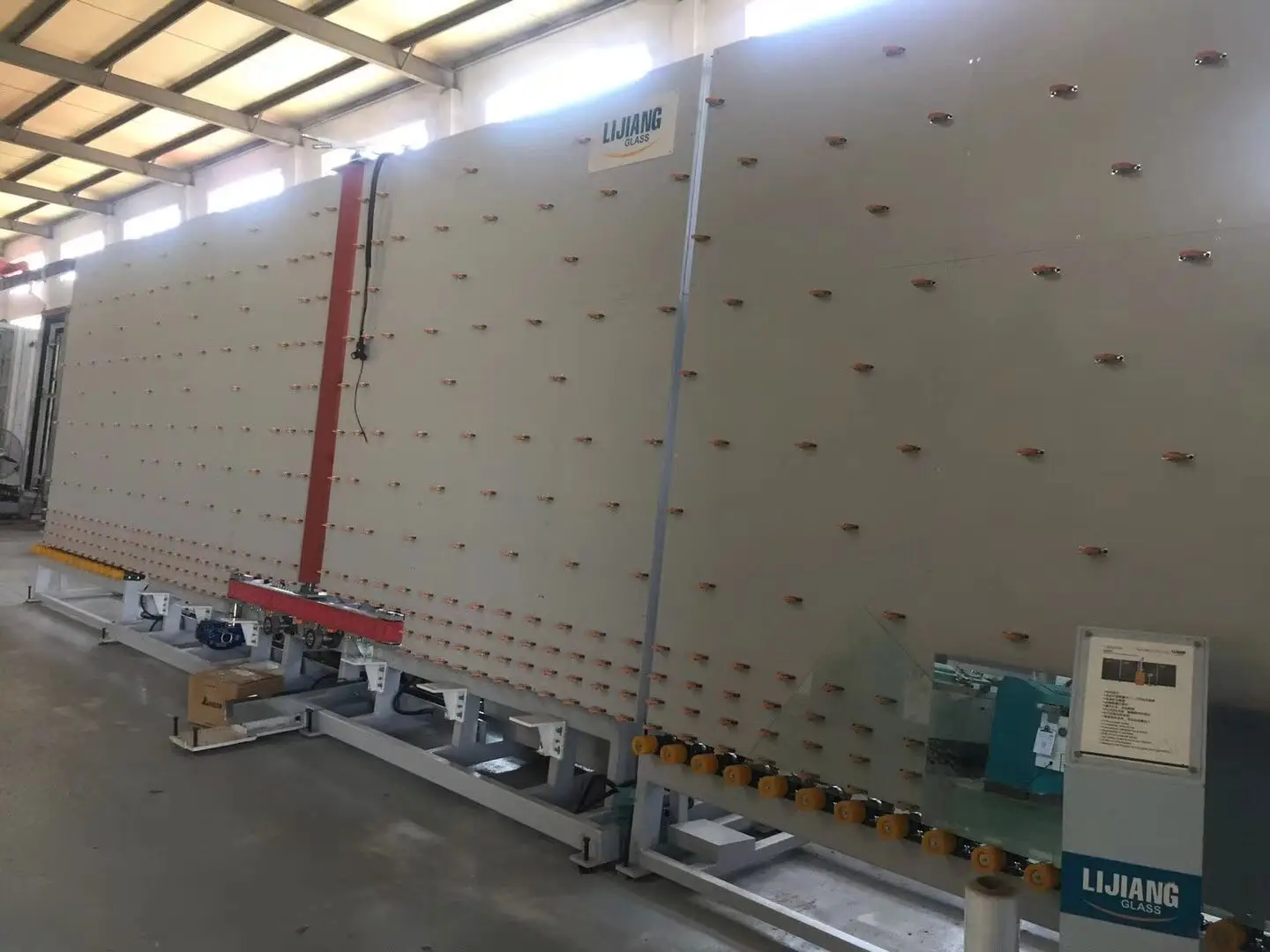 Fully Automatic Smart Vertical Four-axis Low-E Glass Edge Deleting Machine Can Remove the Film the Four Sides on the Same Table