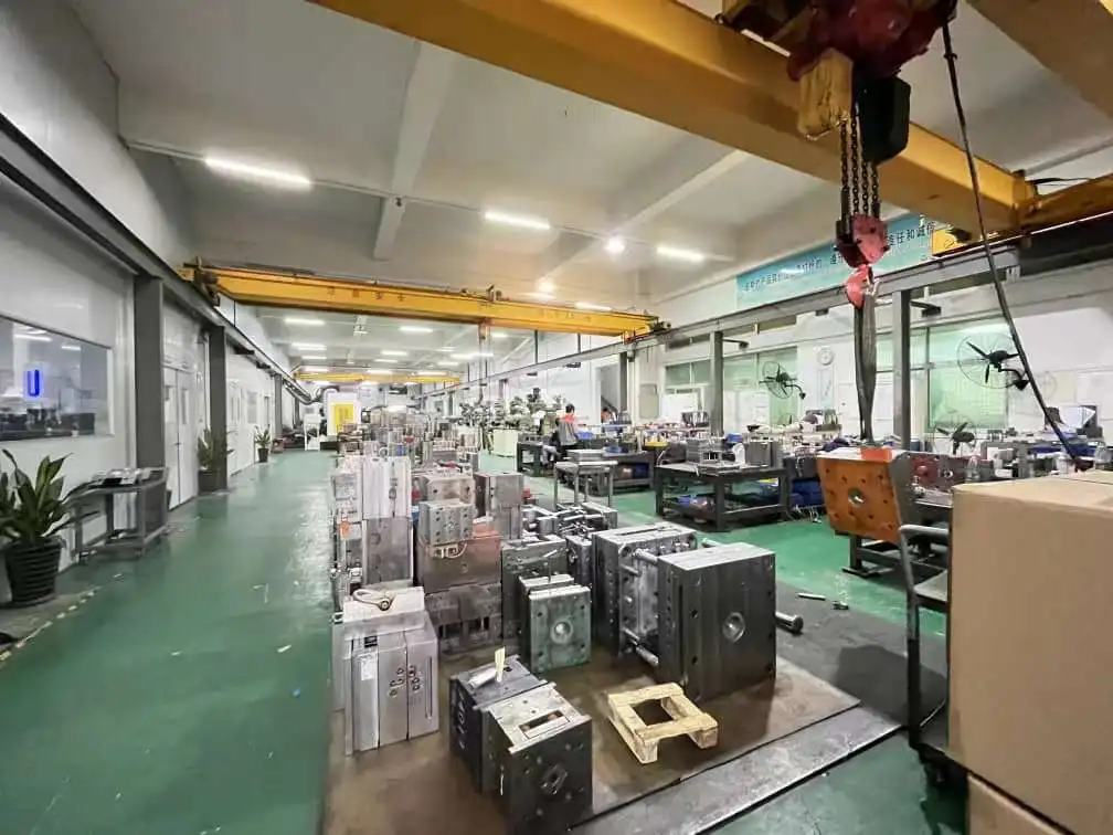 China moulds Lipstick Case mold maker Dongguan plastic injection mould mold moulding making molding Tooling