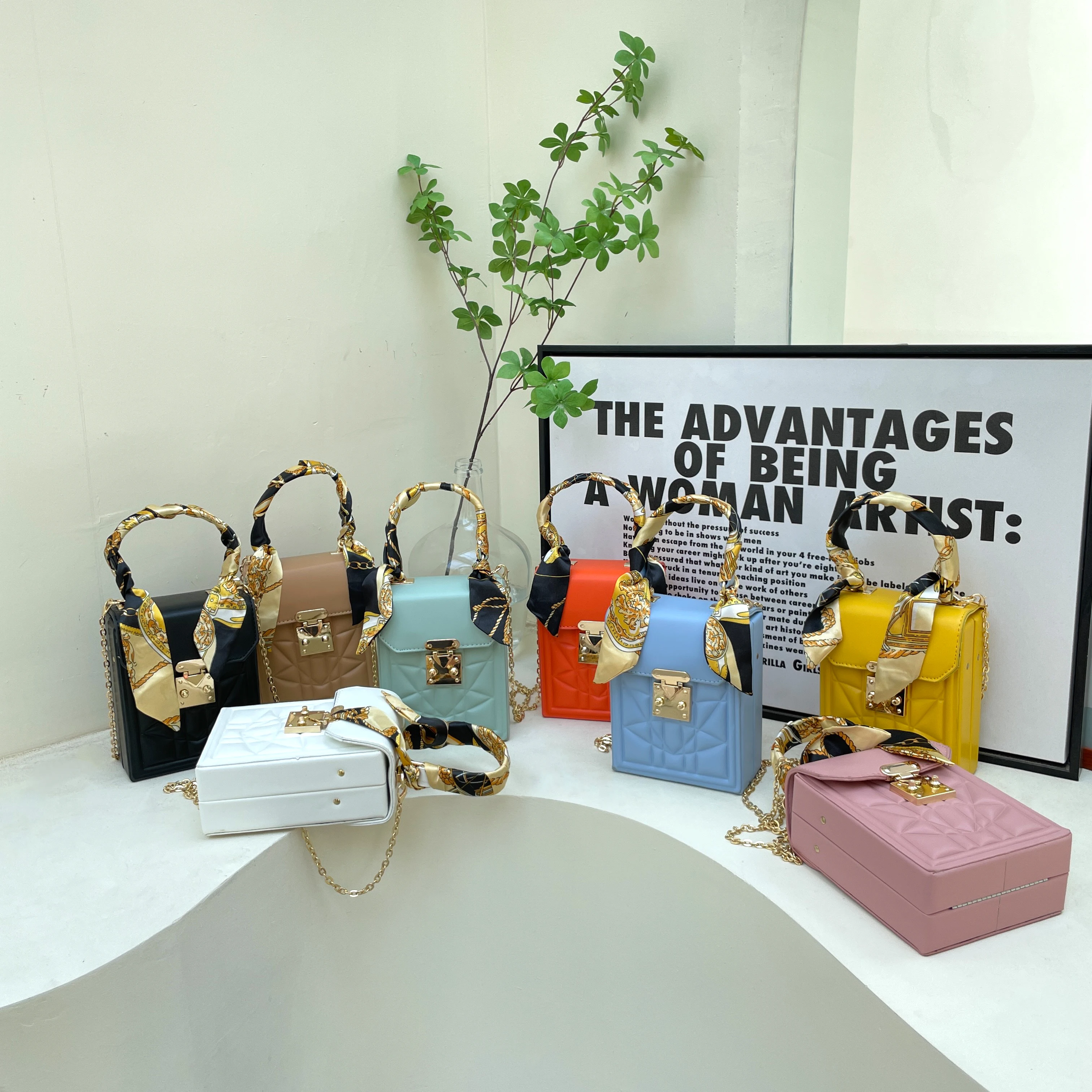 2022 New Summer Scarf Top Handle Fashion Box Bag Chain Lady Crossbody Purse Handbag