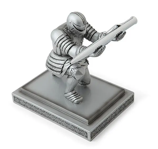 Wholesale resin Executive Knight Pen holder Soldier Armor Hero Pen Holder Stationery Pen holder Home decor