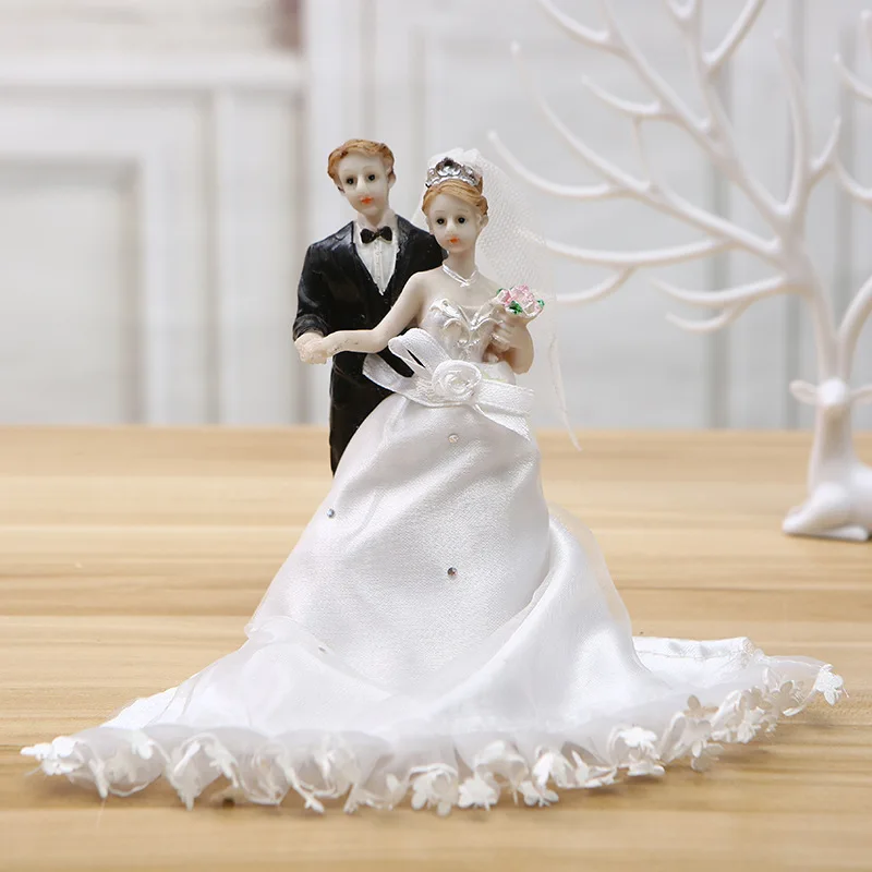 READY TO SHIP RESIN ROMANTIC WEDDING STANDING COUPLE BRIDE GROOM SMALL STATUES FOR CAKE TOP DECORATION GIVEAWAY SOUVENIR GIFTS