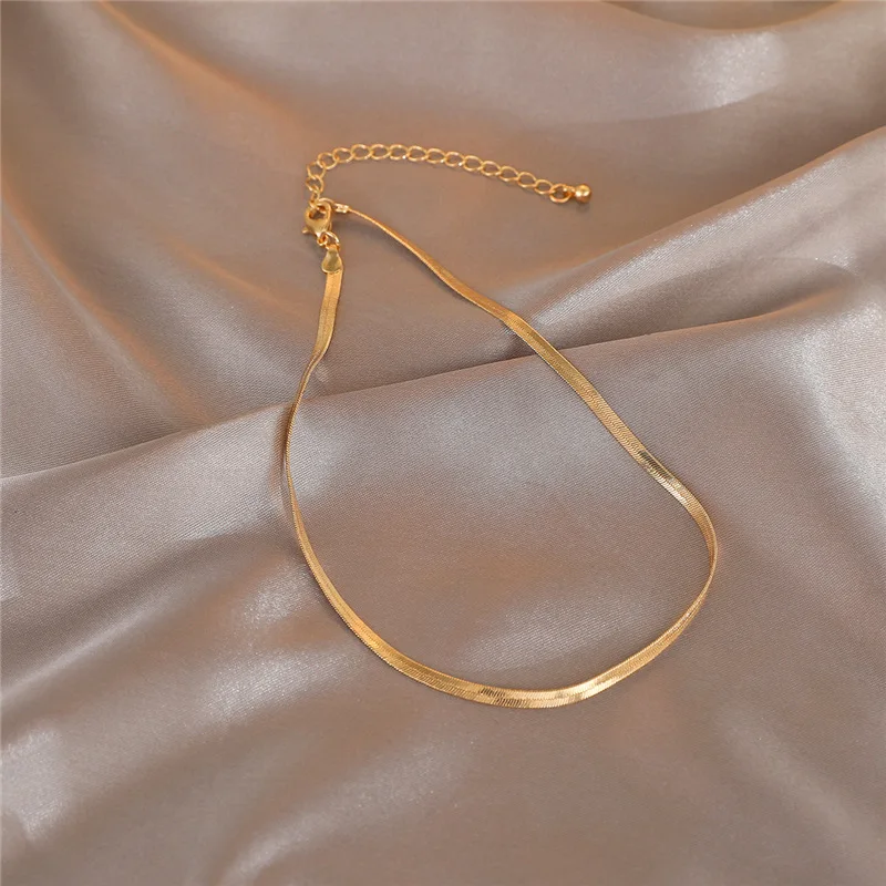 Luxury Titanium Steel Golden Snake Bone Necklace Unique Design Love Pendant Fine Clavicle Chain Necklace
