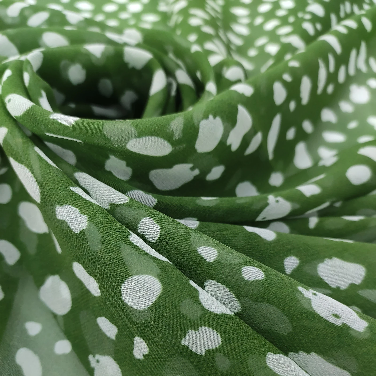 
Hot selling real stock lot silk print fabric with low price 