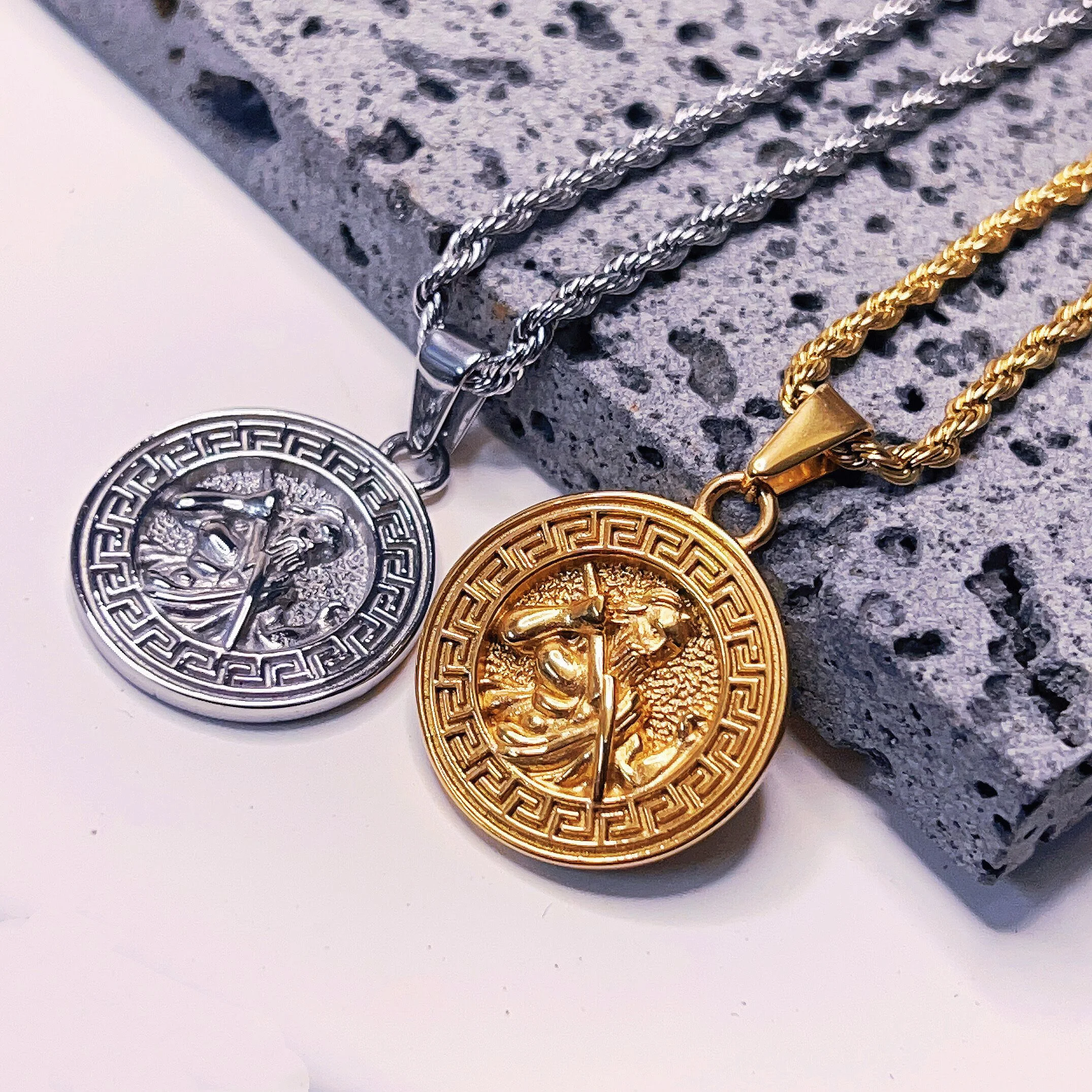 Custom Fashion Fine Jewelry Medallion Compass Stainless Steel Greek Coin 18K Gold Plated Gold Pendant Necklaces For Mens