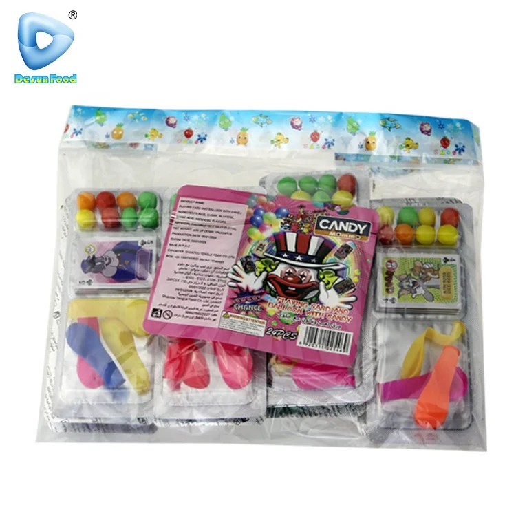 China wholesale playing cards and balloon toy candy