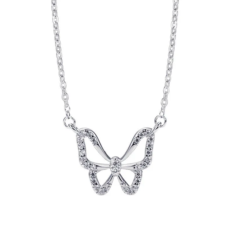 Simple Hollow Crystal Butterfly Necklace Fashion Classical Clavicle Chain Pendant Necklace for Women Elegant Jewelry Accessories