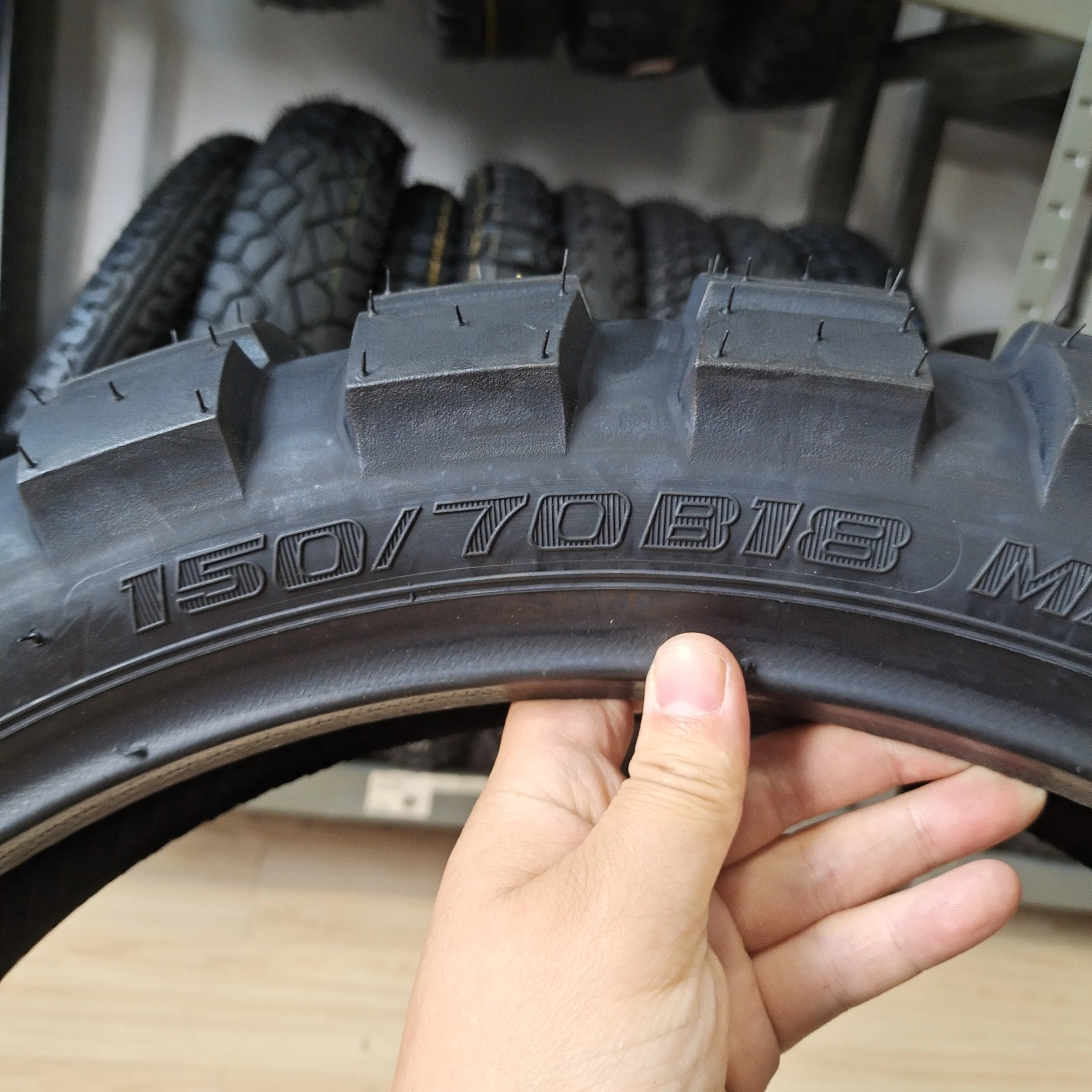 Motorcycle tyres 15070B18