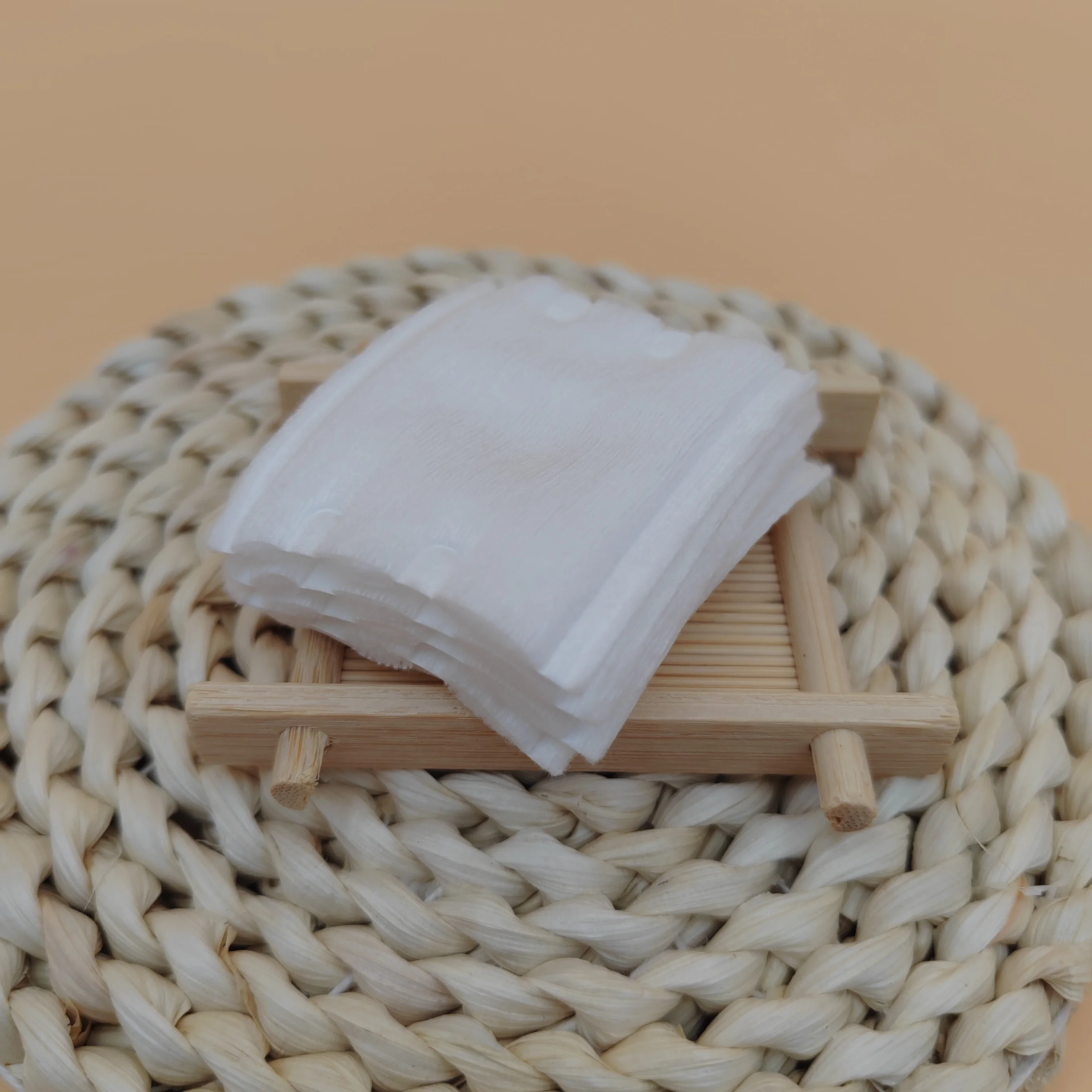 Bulk Non Woven Travel Packing 222pcs  cotton pads Set  Mini size Remover Disposable Makeup Cotton Pad