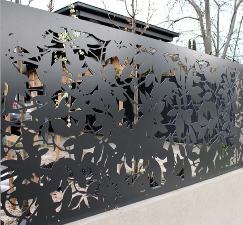 Lianhong Customized Decorative Garden House Balcony Fence Waterproof Pvc