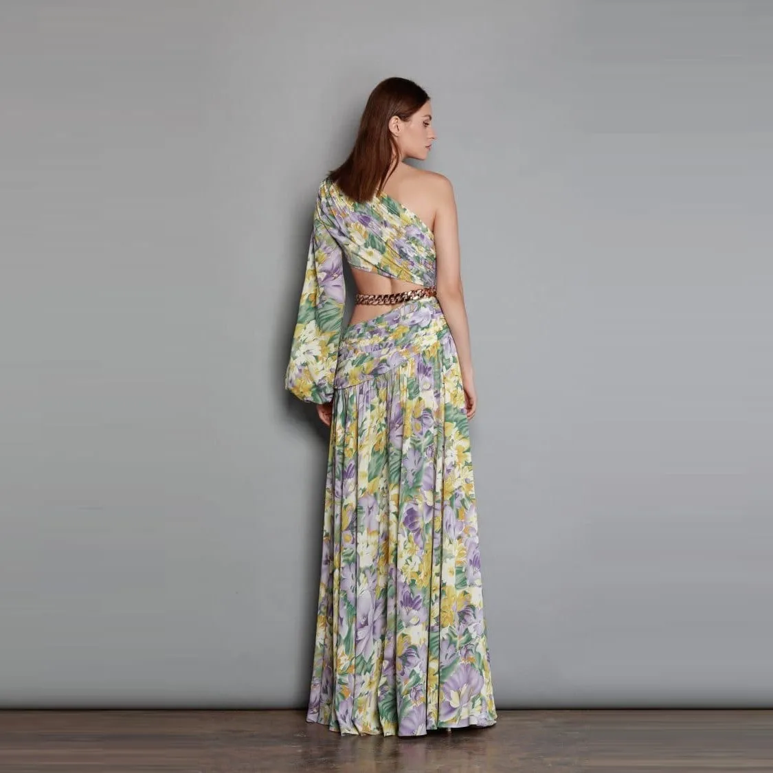 Summer new sexy fashion slanted shoulder pleated printed lantern sleeve dress hollow metal chain slit large skirt