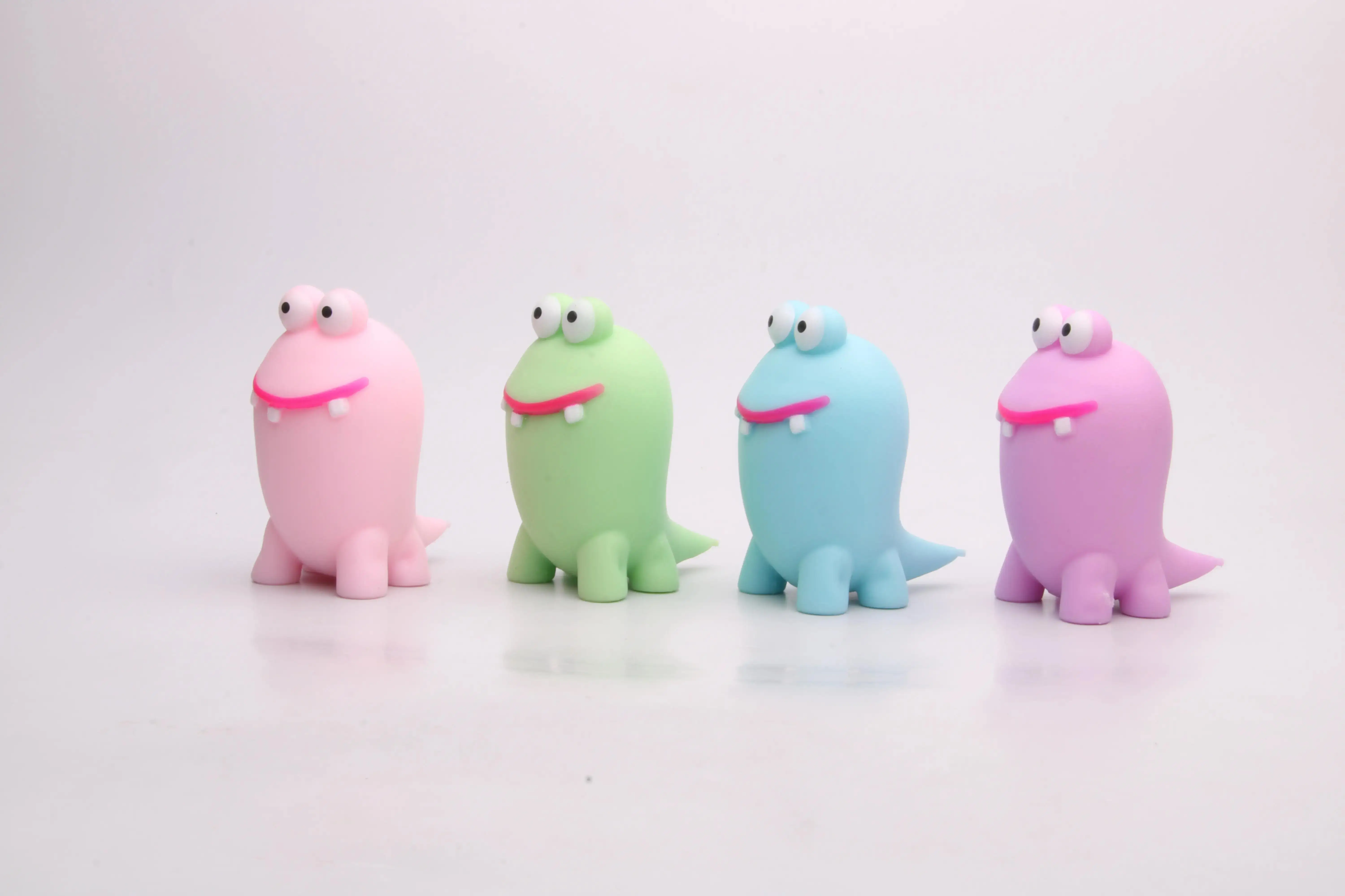 XTQ Stress Ball Factory Outlet Anti-pressure  Fidget Toy Customize Squishy Flashing Buck Teeth Monster for Kids