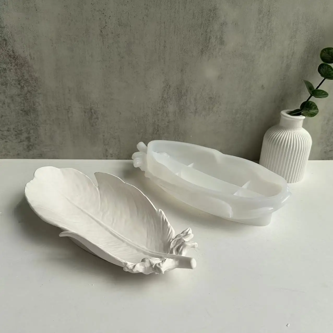 RM004 Handmade DIY Table Storage Jewelry Decoration Concrete Weight Feather Plate Tray Gypsum Silicone Mold for resin plate