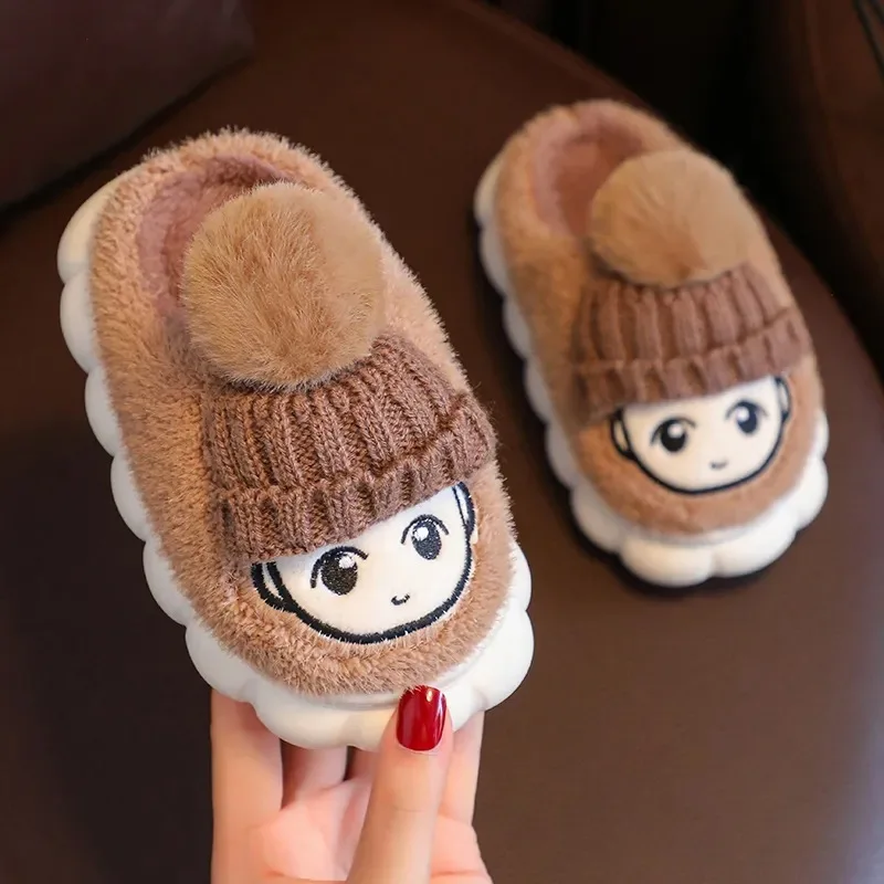 Professional manufacturer wholesale 3d character child winter plush fuzzy home slippers