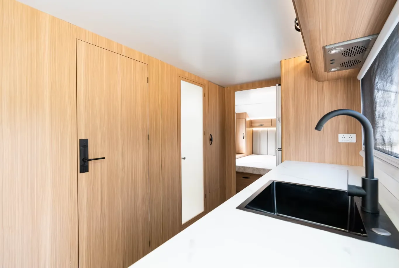 Sharefer Leisure Camper 24ft camping Caravan for 5-6 people Off Road Caravans Off road Camper Trailer