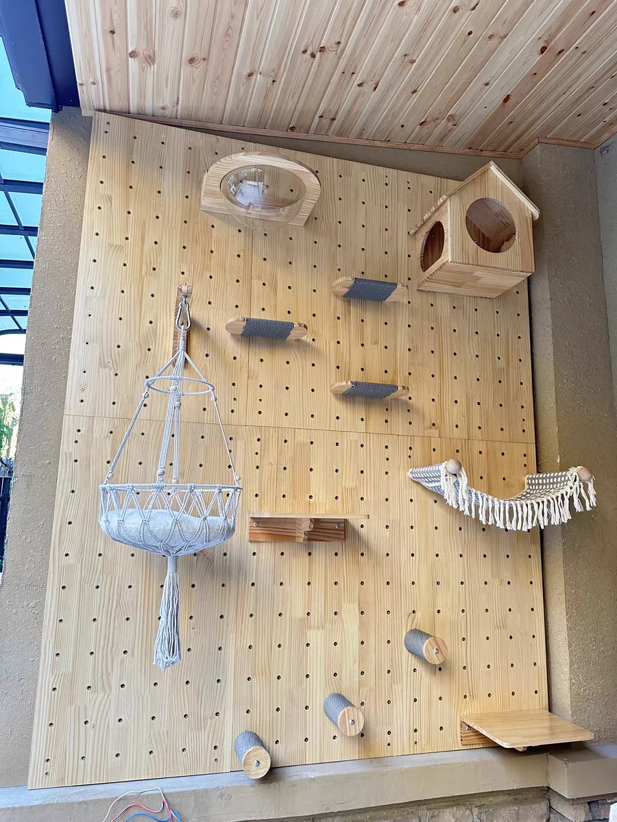 DIY splicing design Solid Wood Cat Climbing Frame Column Wall Wood Pet Furniture Mounted Cat Wall Shelves