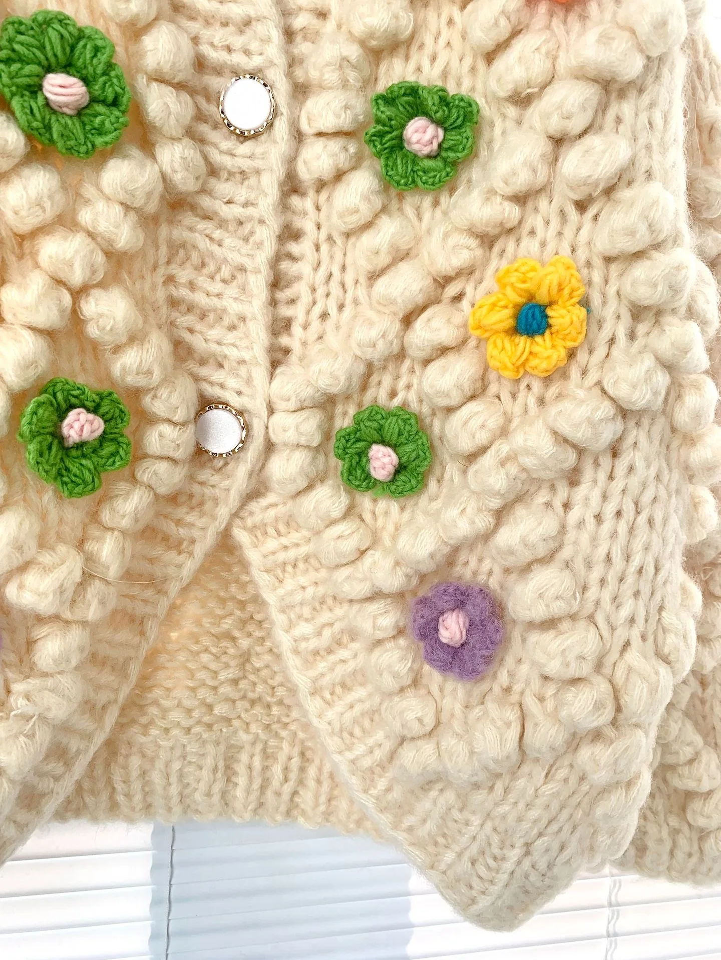 Custom Wholesale Knitwear Popular Fashion Hollow Out Knitted Men Knitted Flowers Vintage Sweaters Cardigans