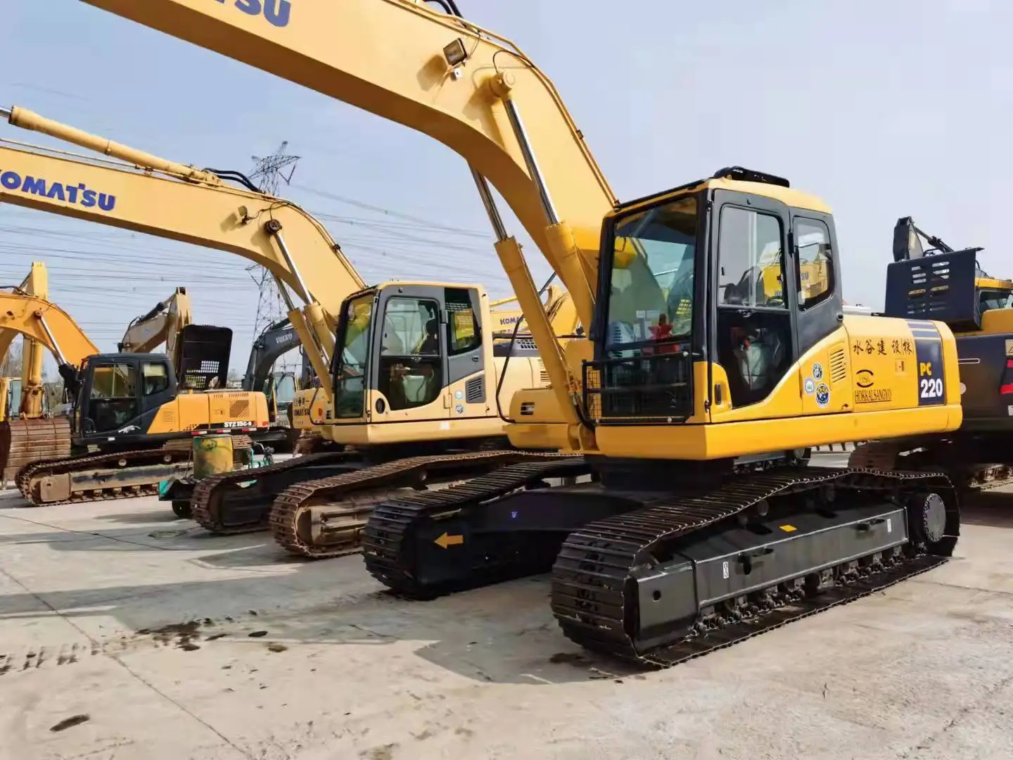 Used Komatsu PC 220-7 Amphibious Excavator Equipment Intact Performance Strong Good Selling at Low Price