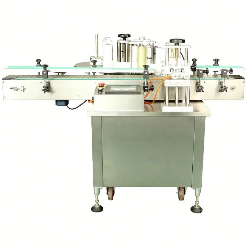 Sticker orientation labeling machine for plastic bottles