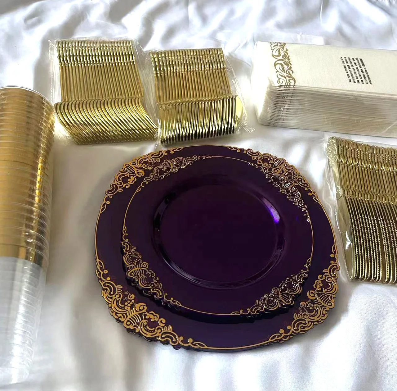 Factory Direct Luxury Tableware Black Purple Silver Pink Gold Plastic Dinner Plate Disposable Plates Charger Plates For Wedding