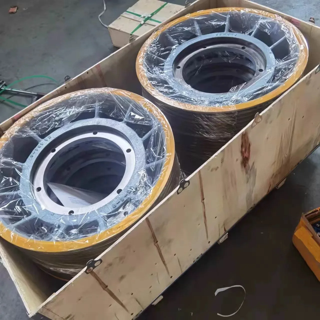 Hitachi Original Industrial-Style Elevator Traction Sheave 5 groove 10mm  for Hotels and Modern Lifts