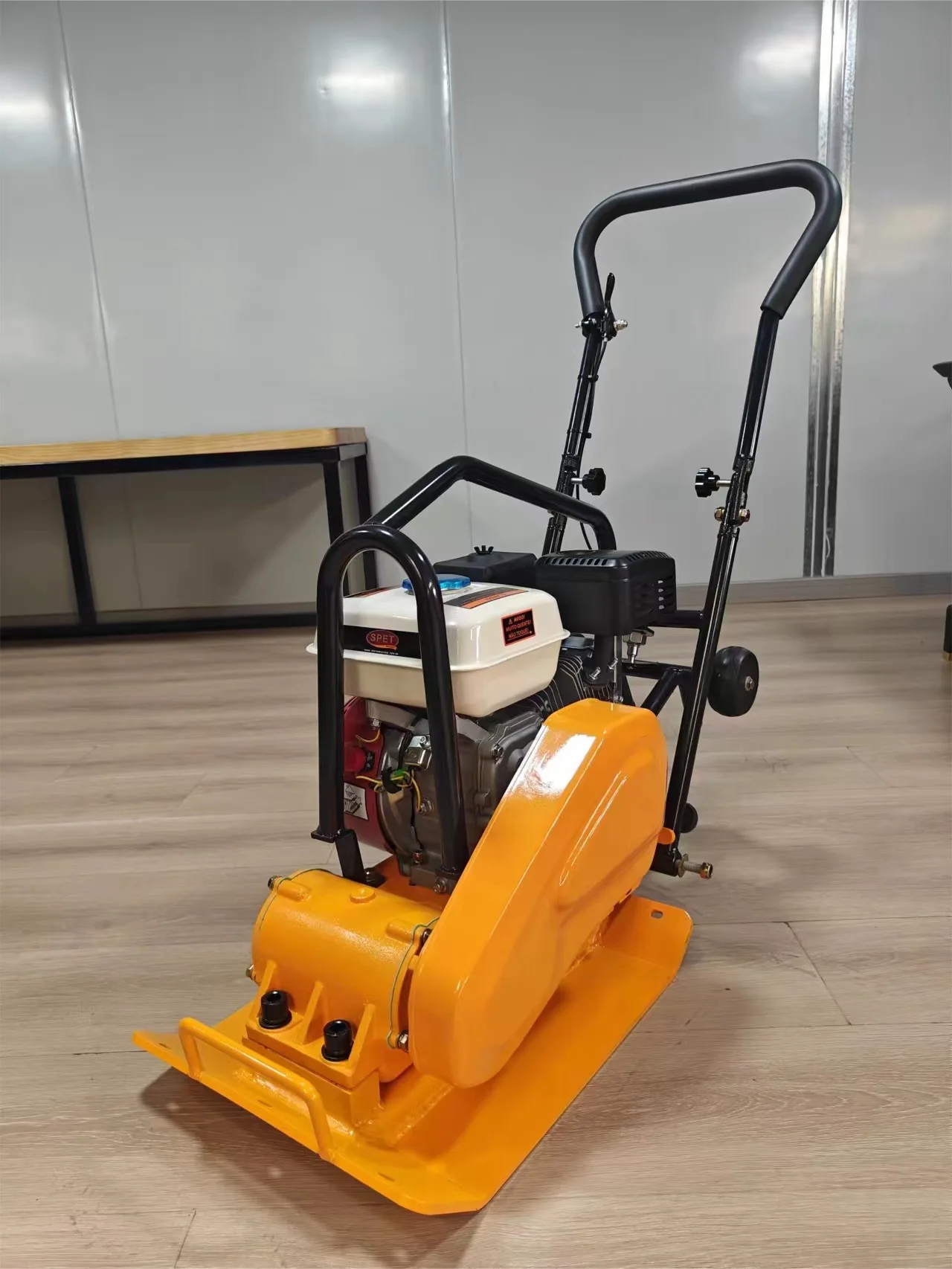 Wholesale Heavy Duty Plate Compactor with 65kg Suitable for Roadbed Compaction or Asphalt Surfacing Work