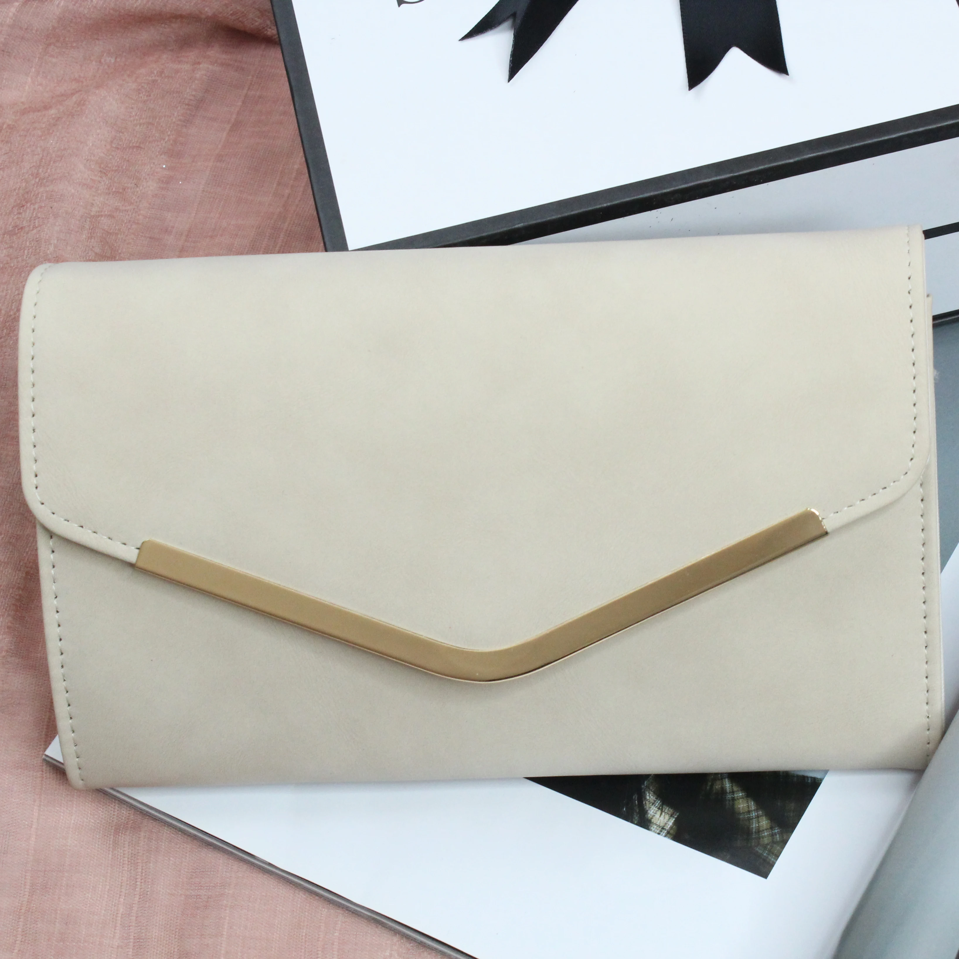 hot sale Winter Season Clutch Purse Evening Bag for Women Envelope Handbag With Detachable Chain for Wedding and Party