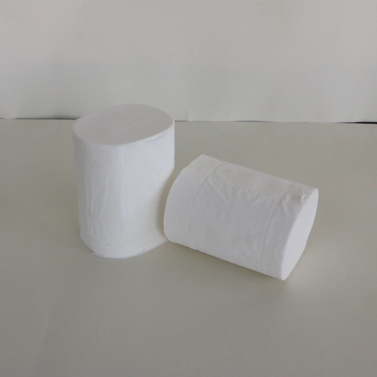 Wood Pulp Tissues Soft Toilet Paper Towel Rolls For Home Bathroom Hotel Public Places