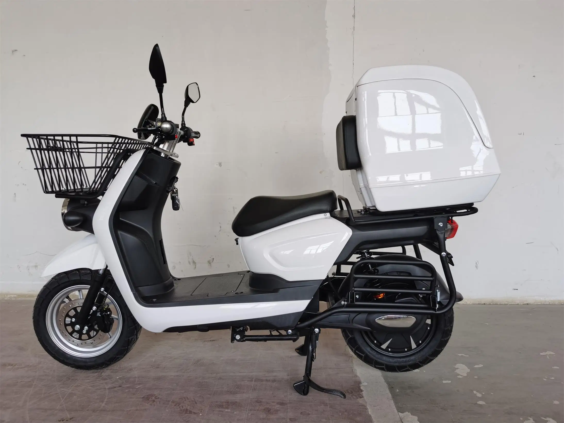 1500w 2000w Brushless Motor E Electric Powered Bike Moped Scooter with Rear Food Truck