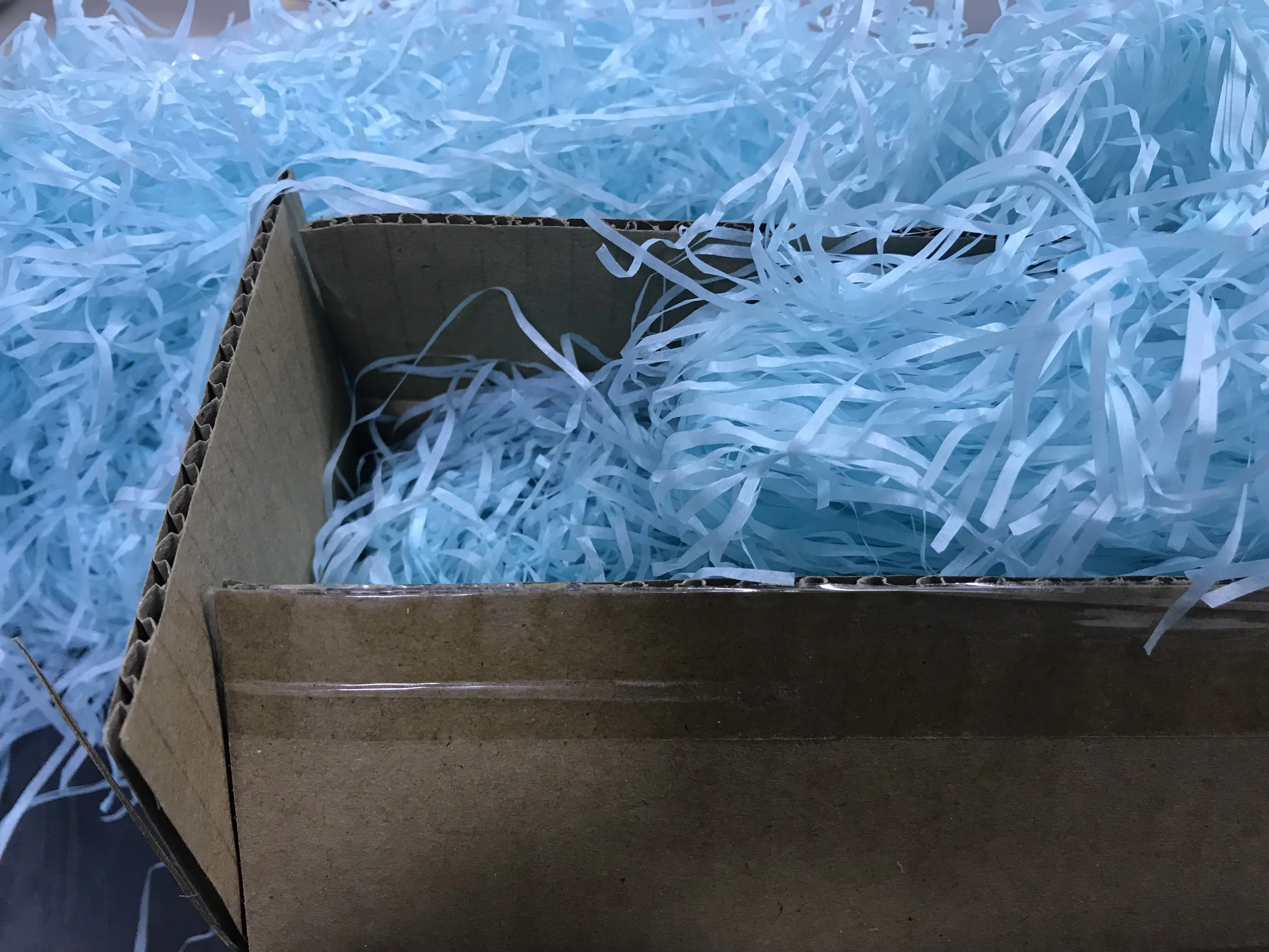 10g25g50g100g Multiple Colour Crinkle Cut Filling Recycle Kraft Decorative Lafite Grass Paper Shredded Paper For Gift Box