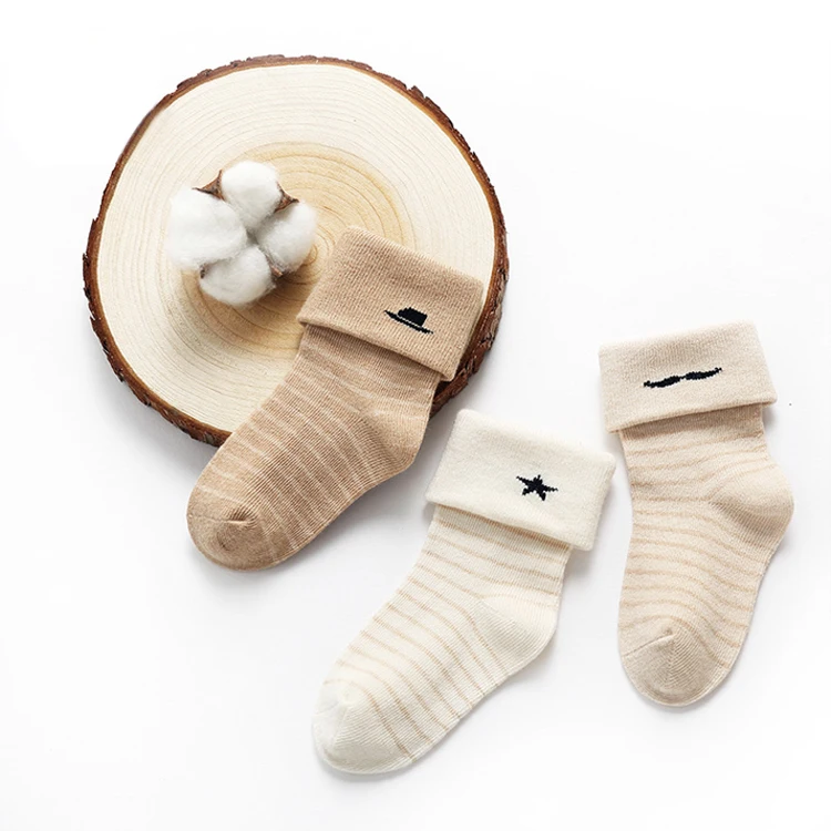 2020 Latest Design Baby Natural Colored Cotton Crew Winters Socks Gift Set