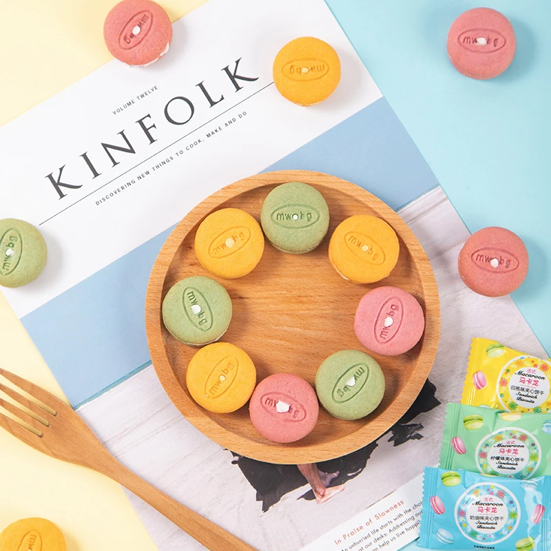 
New cheap biscuits sweet cream cookies delicious strawberry crisp biscuits 