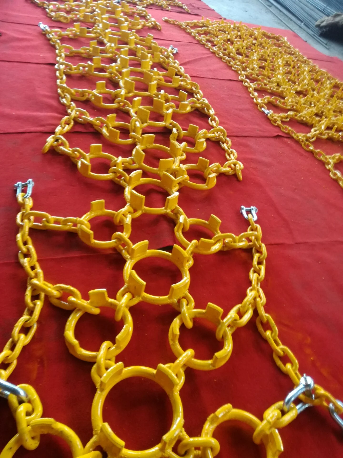 Bear claw chains