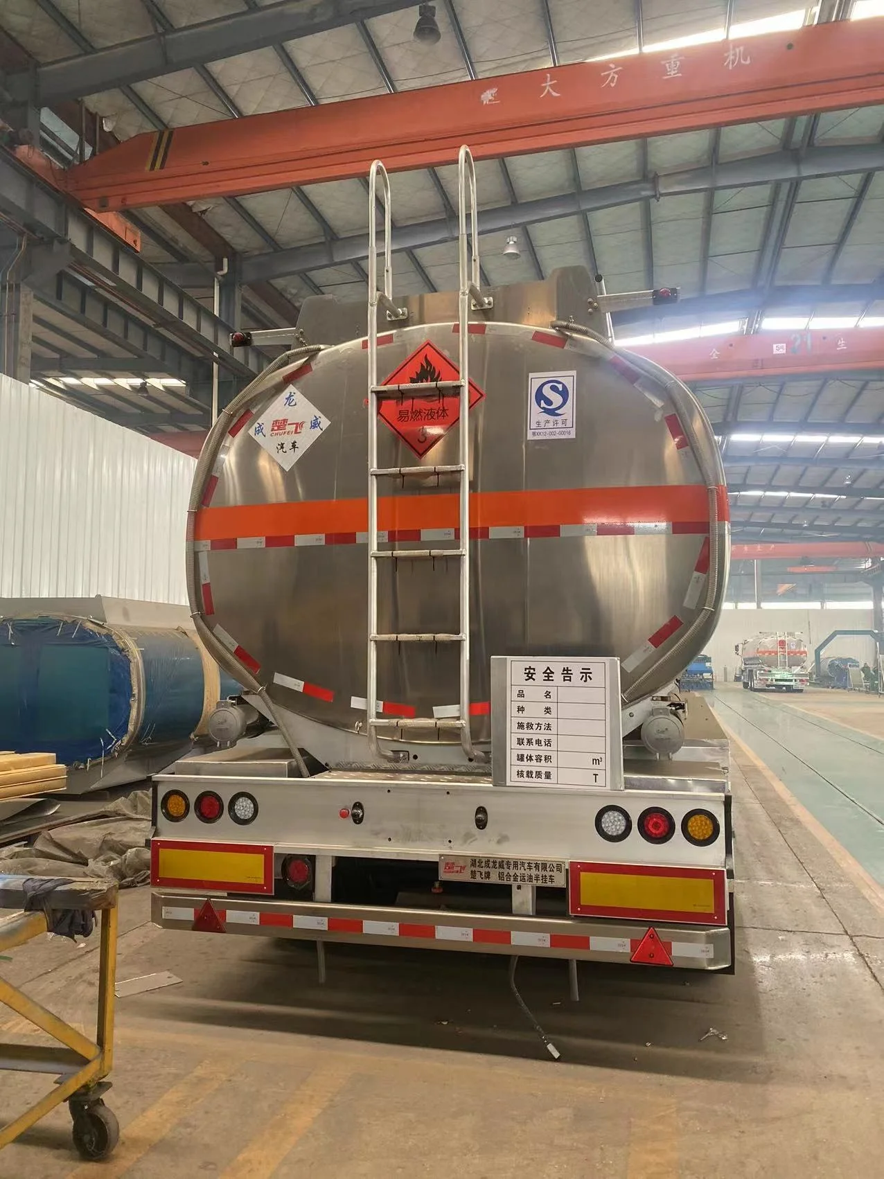 Factory direct supply saso standard 42000liters fuel tank semi trailer/oil tank trailer