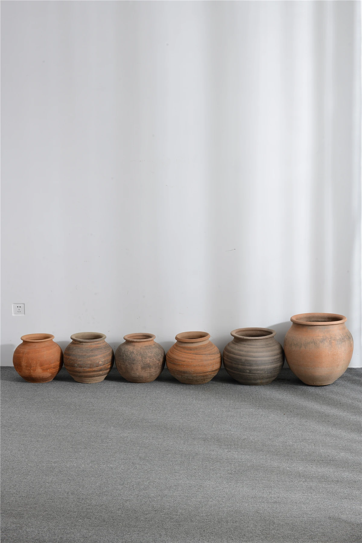 Popular Chinese antique large-capacity ceramic pot large-capacity ceramic pot