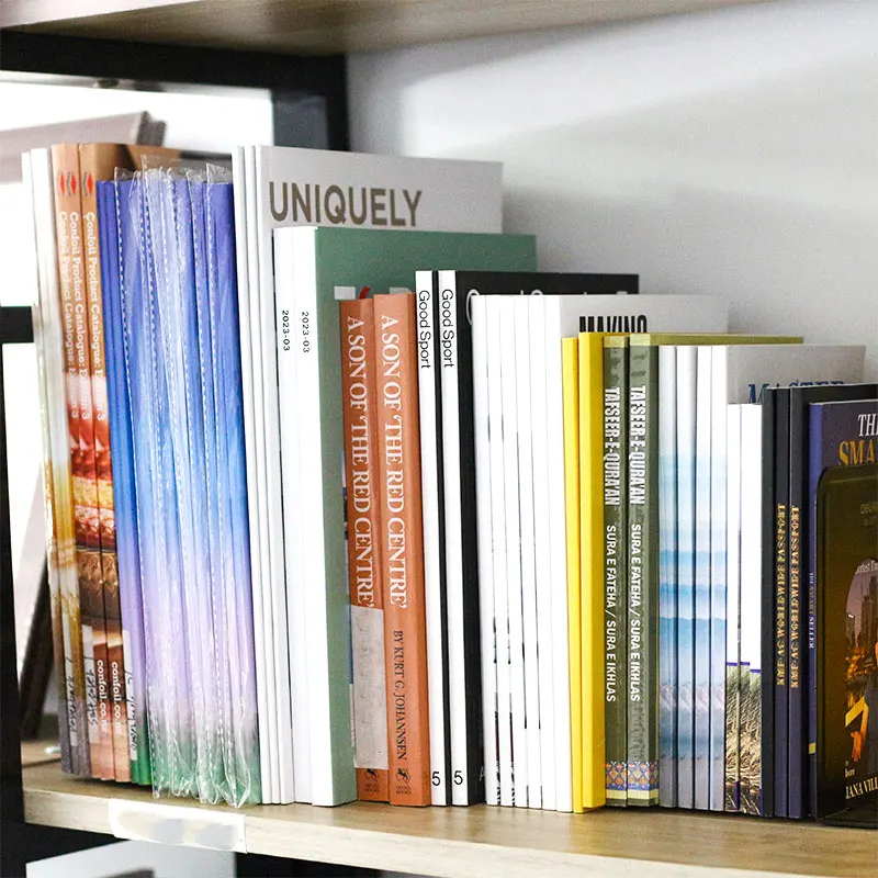 OEM ODM индивидуальная полноцветная крафтэ бумажная брошюра Модная книга и журнал печать каталогов офсетная размера A4