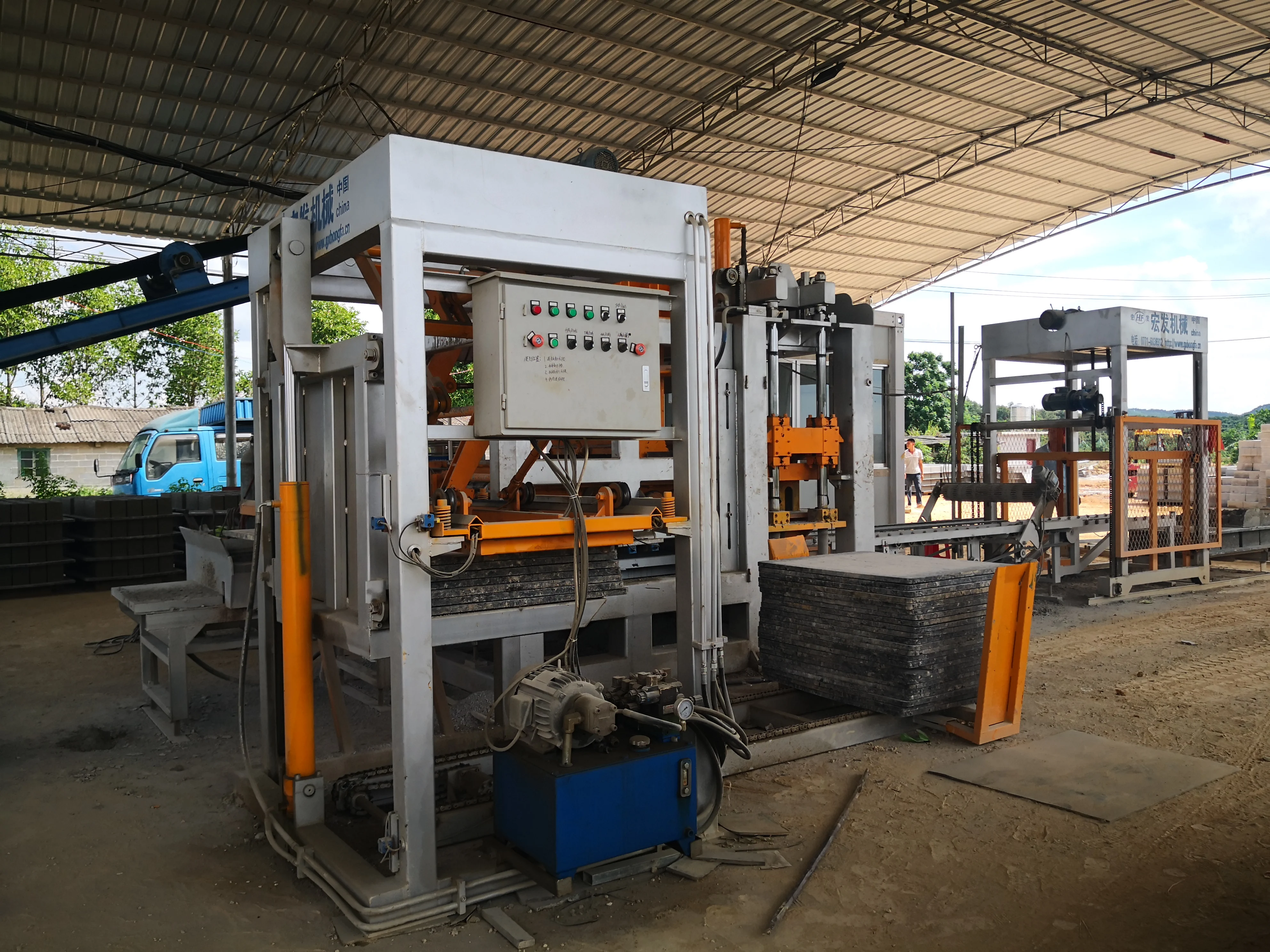 Automatic Ghana Hydraulic Brick Paving Footpath Block Making Machine Bricks Concrete Machines