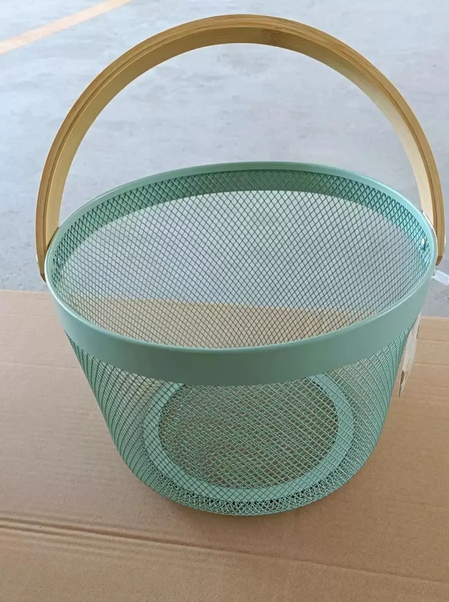 Home Storage Baskets Kitchen Bath Toy Metal Organizer Wire Mesh Fruit Storage Basket With Wooden Handle