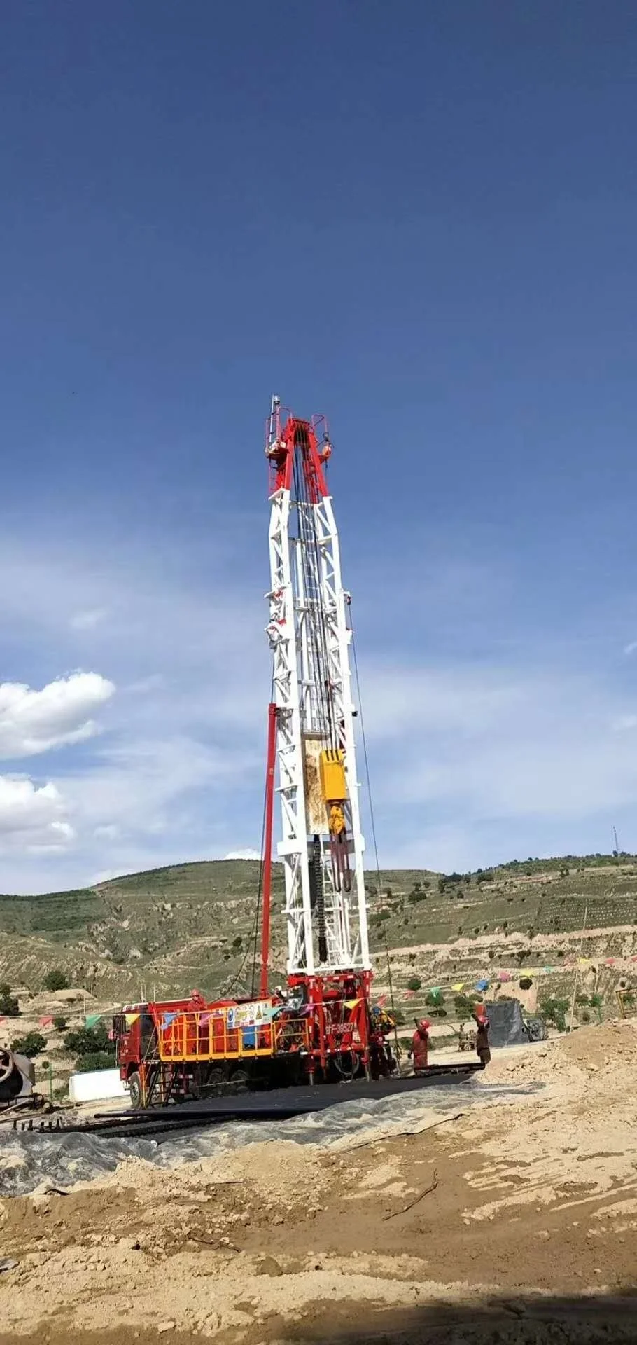 Oilfield Xj150 Xj250 Xj350 Xj450 Xj550 Xj650 Oil Well Truck mounted drilling rig &Workover Rig for oil drilling
