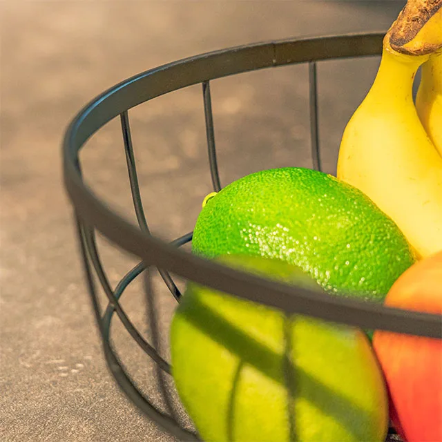 Black round metal fruit and vegetable  storage basket for  kitchen wholesale supply