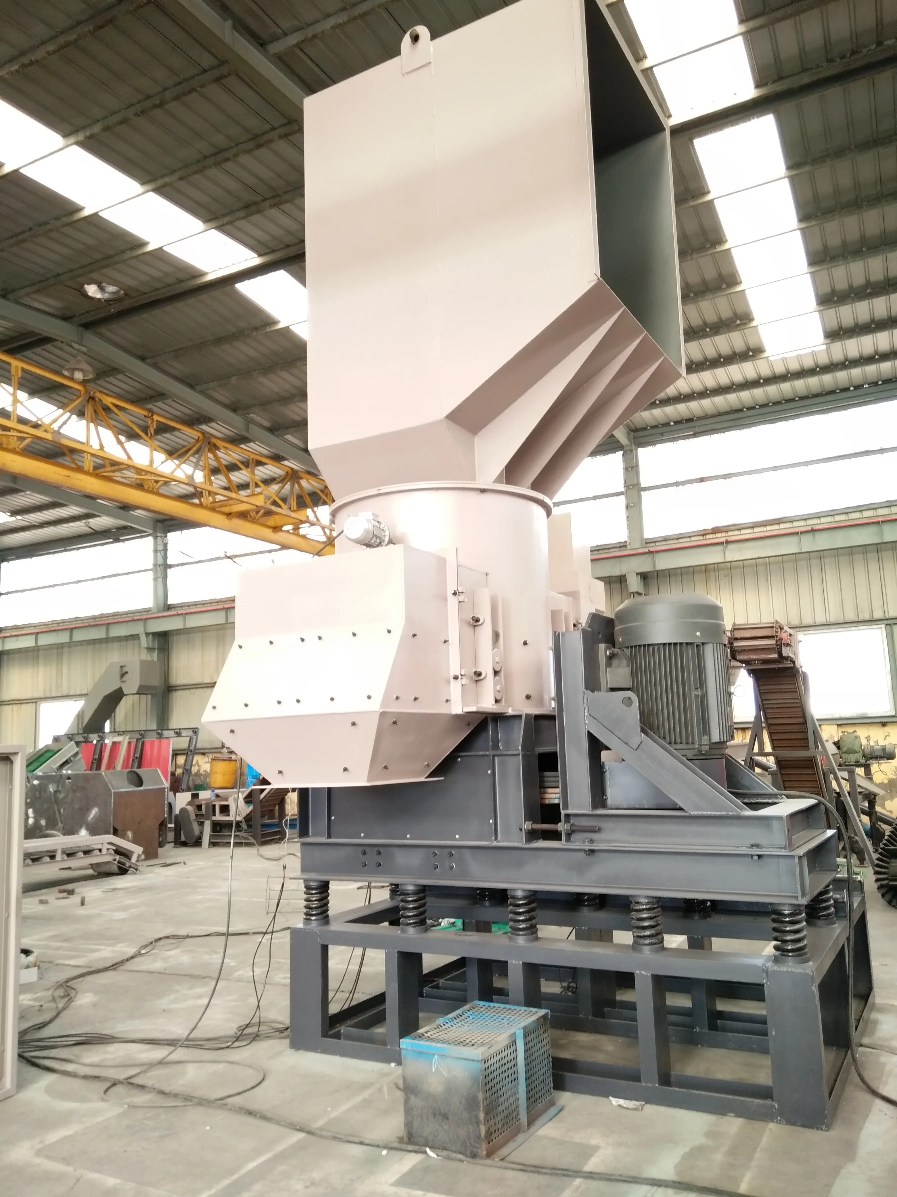 Vertical metal  Shredder  / chain shredder / scrap metal crusher on sale
