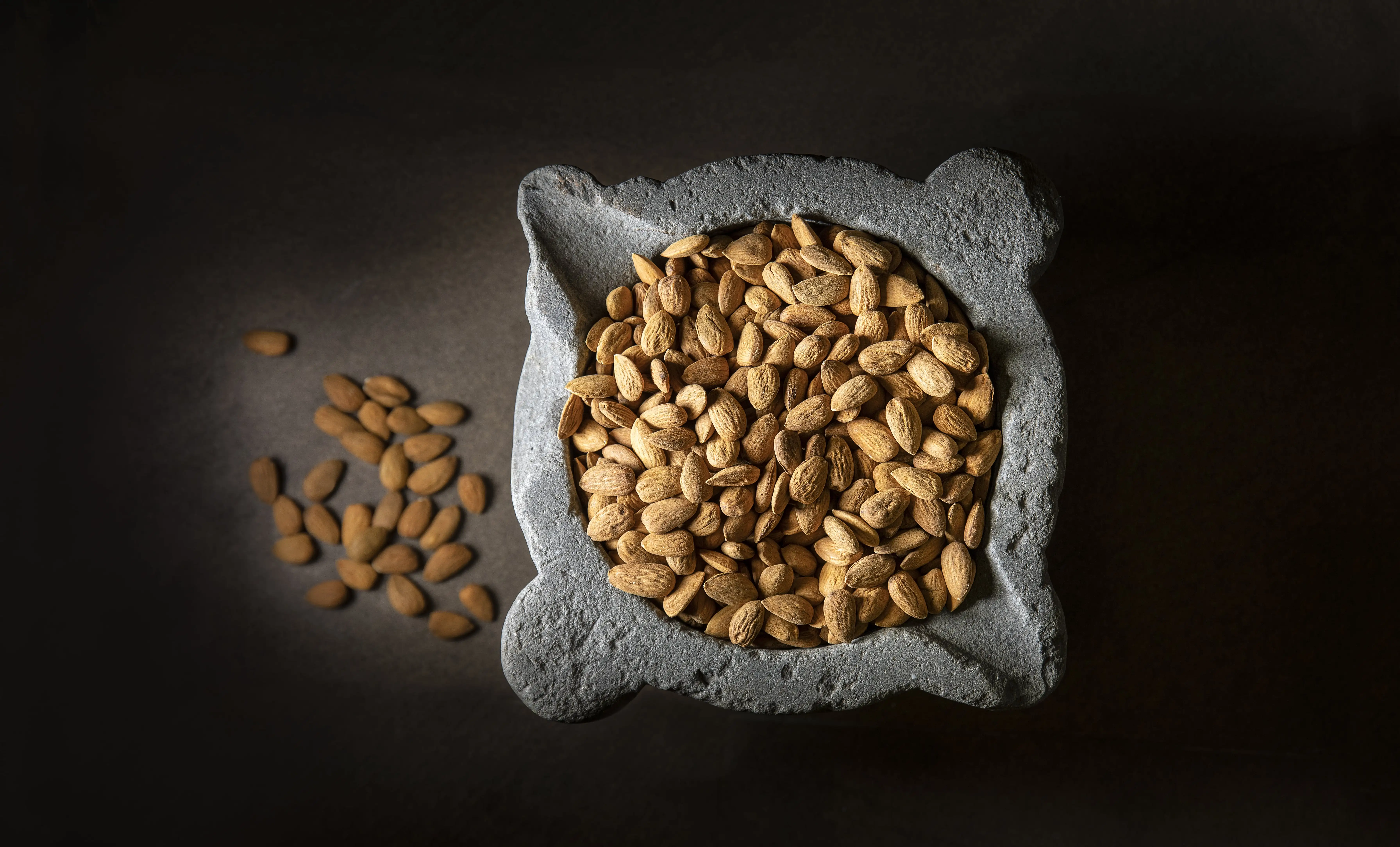 Wholesale Handmade Almond Coffee Soft Amaretti Pastries Traditional Historic Marzipan Biscuits Handcraft Pastry Sweets